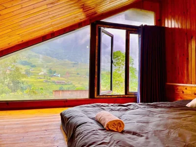 Deluxe Double or Twin Room with Mountain View — Sky View hostel